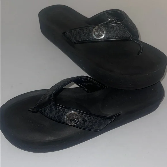 MICHAEL Michael Kors Black Sandals - Picture 7 of 12